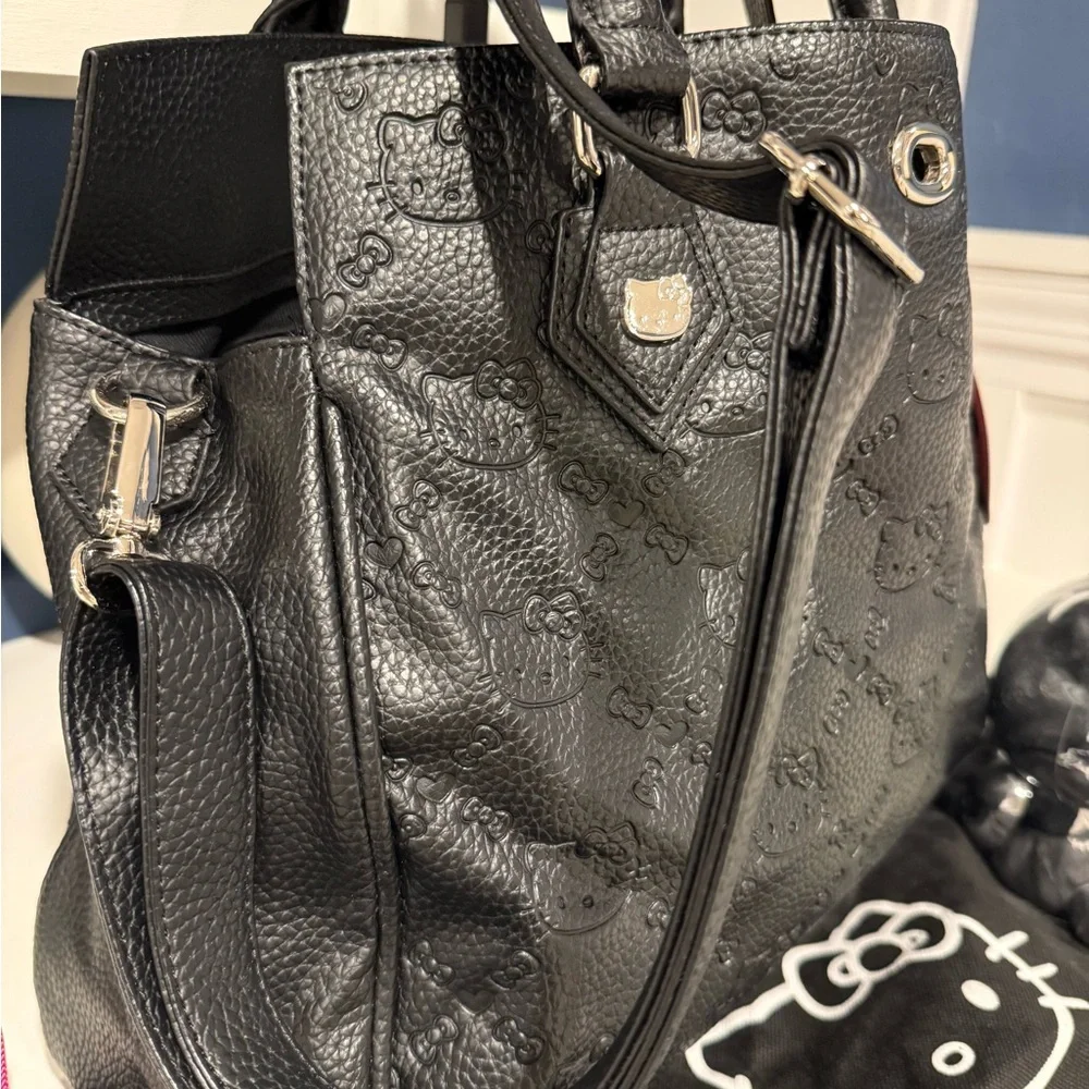 Vintage Hello Kitty Black Embossed Leather Tote - Picture 4 of 13